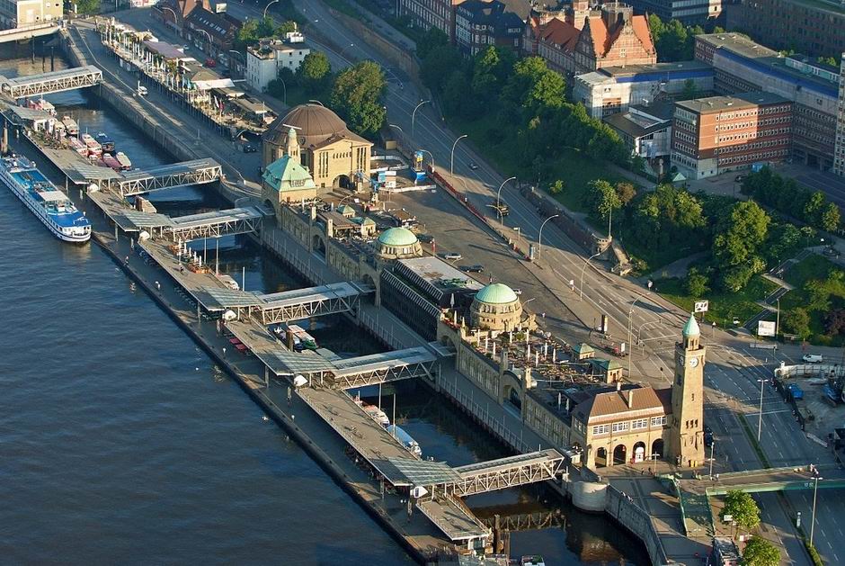 St. Pauli Landungsbrücken